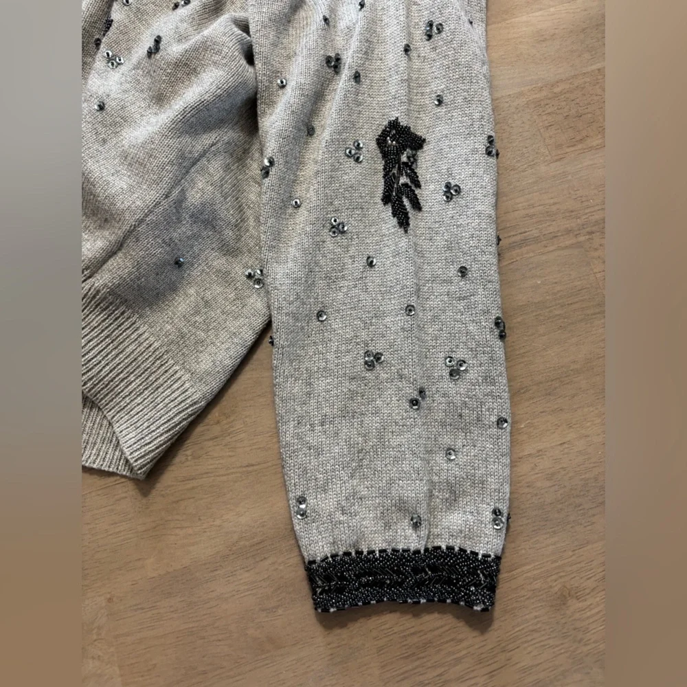Vintage 85% Silk/15%Cashmere Floral beading/sequin Gray Cardigan Sweater